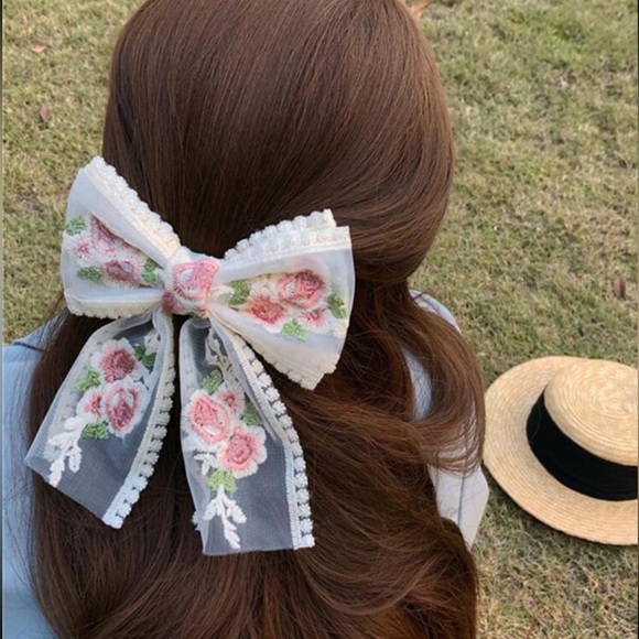 Anthropologie Accessories - Floral Embroidered Mesh Floral Hair Clip